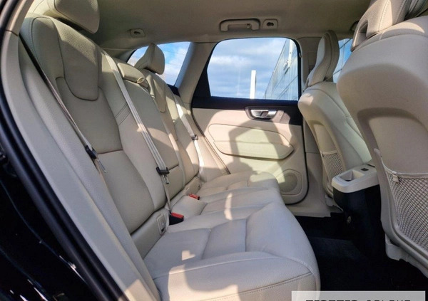 Volvo XC 60 cena 209900 przebieg: 13410, rok produkcji 2023 z Pieszyce małe 497
